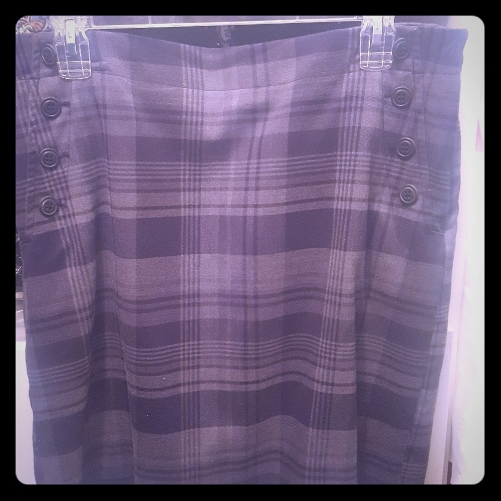 Gap skirt